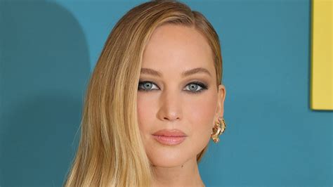 jennifer lawrence naked images|Jennifer Lawrence shocks fans by getting completely naked in。